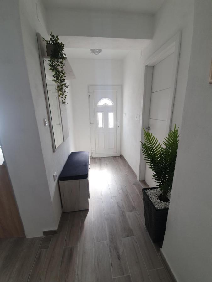 Amama Apartment Бродарика Екстериор снимка
